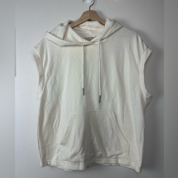 Off white cream joggers shorts and tank set - Picture 9 of 10